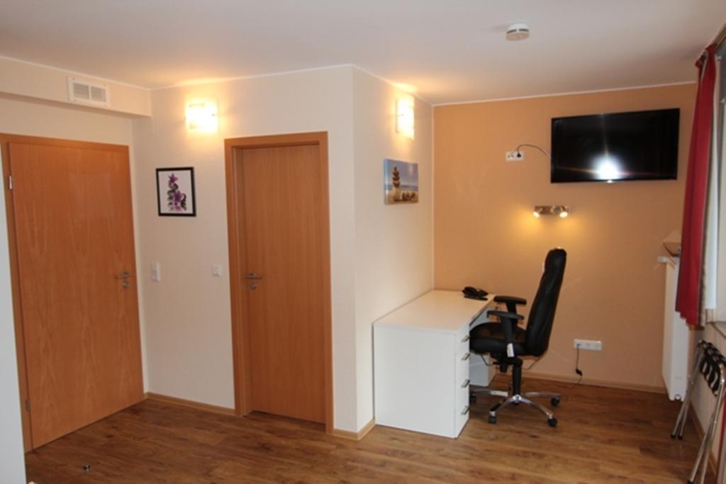 Hotel Landgasthof Zur Alten Scheune Zweibrücken Szoba fotó