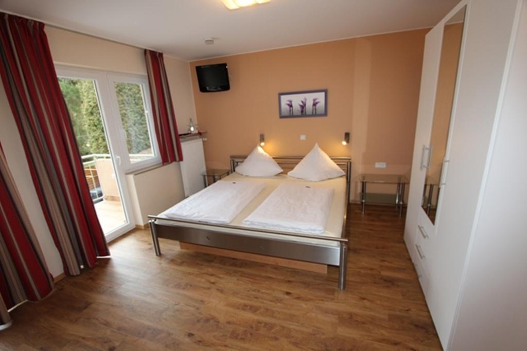 Hotel Landgasthof Zur Alten Scheune Zweibrücken Szoba fotó