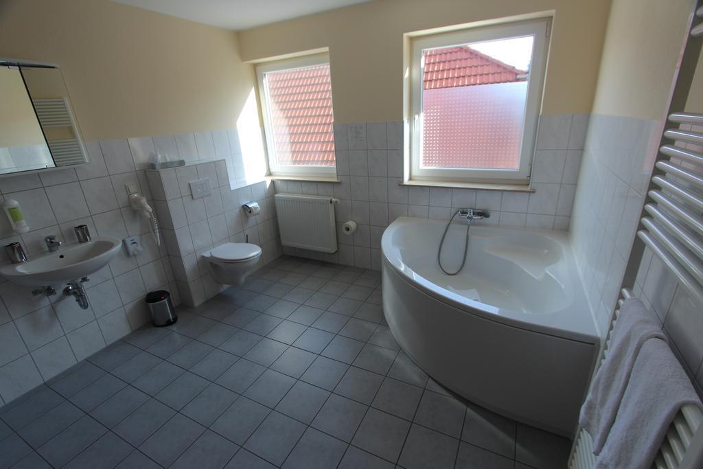 Hotel Landgasthof Zur Alten Scheune Zweibrücken Kültér fotó